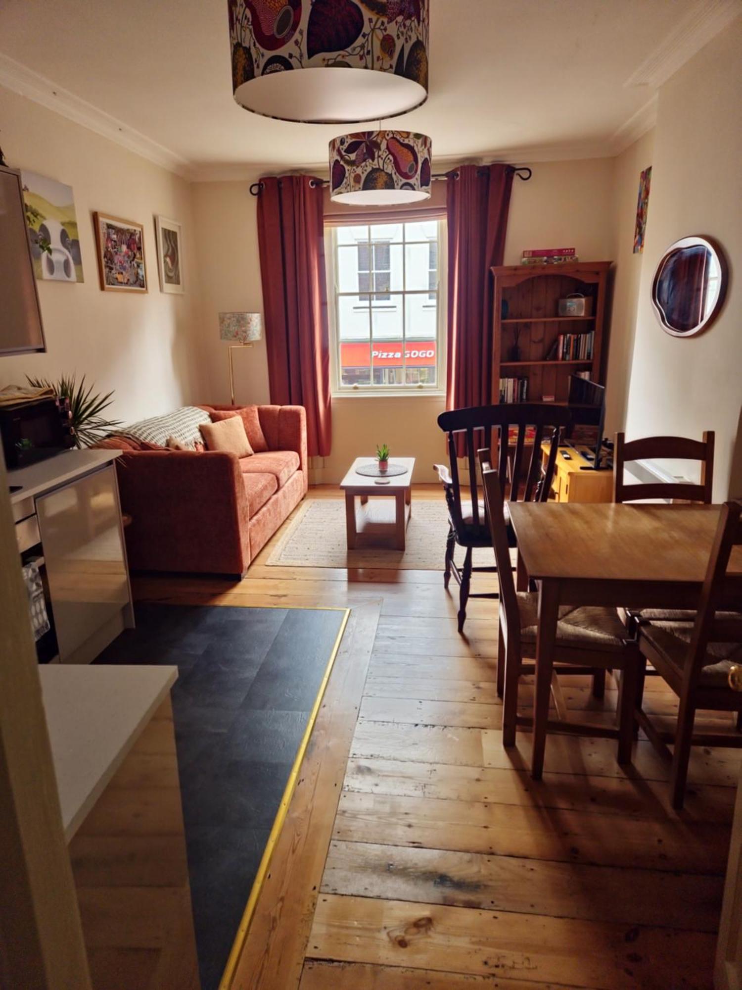 Central Gloucester Self-Catering Flat - A Hidden Gem 외부 사진