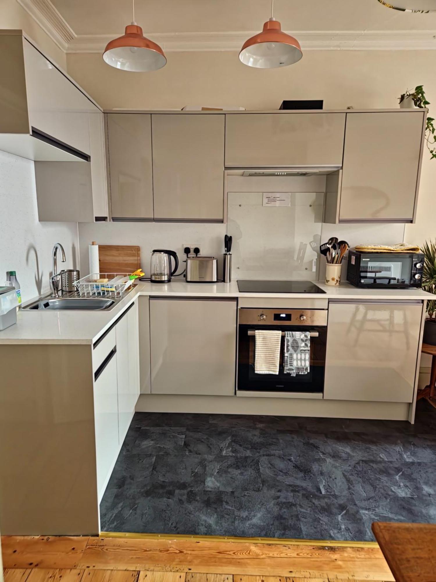 Central Gloucester Self-Catering Flat - A Hidden Gem 외부 사진